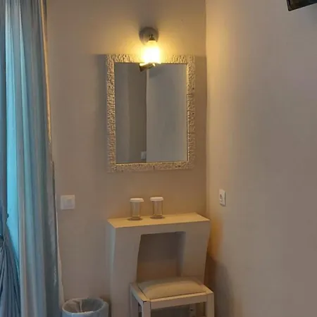 Diana Hotel *